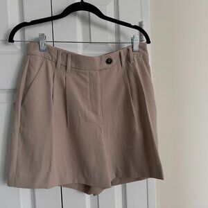 RW&Co Tailored Beige Shorts Size 8 High Rise Workwear Chic